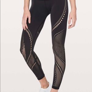 Lululemon Reveal Tight Precision